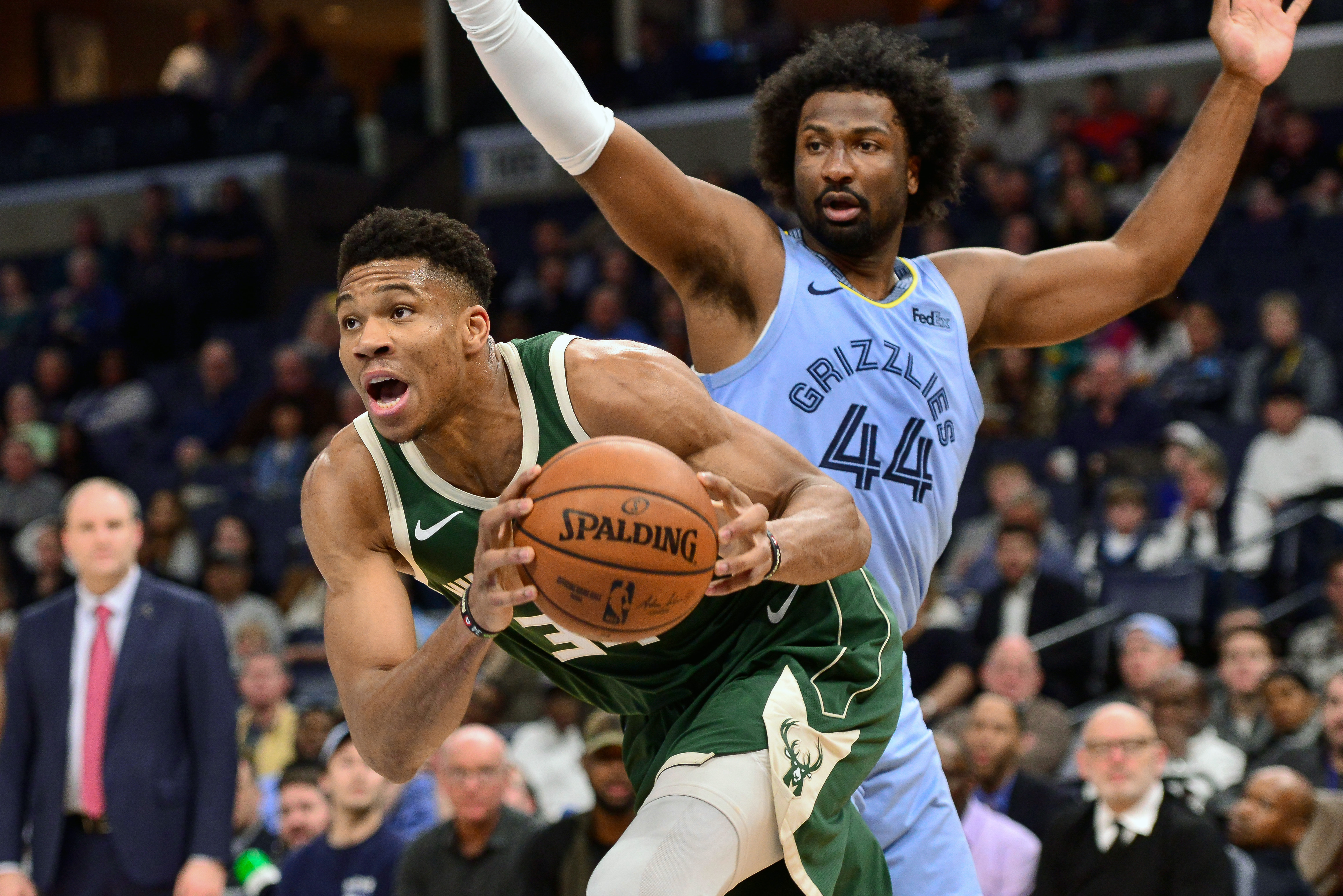 雄鹿再胜强队，表现逐渐走上正轨的简单介绍