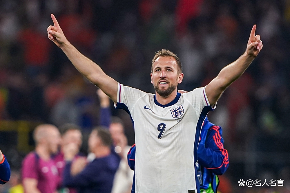 英格兰运动员展示出色球艺技能 英格兰运动员展示出色球艺技能