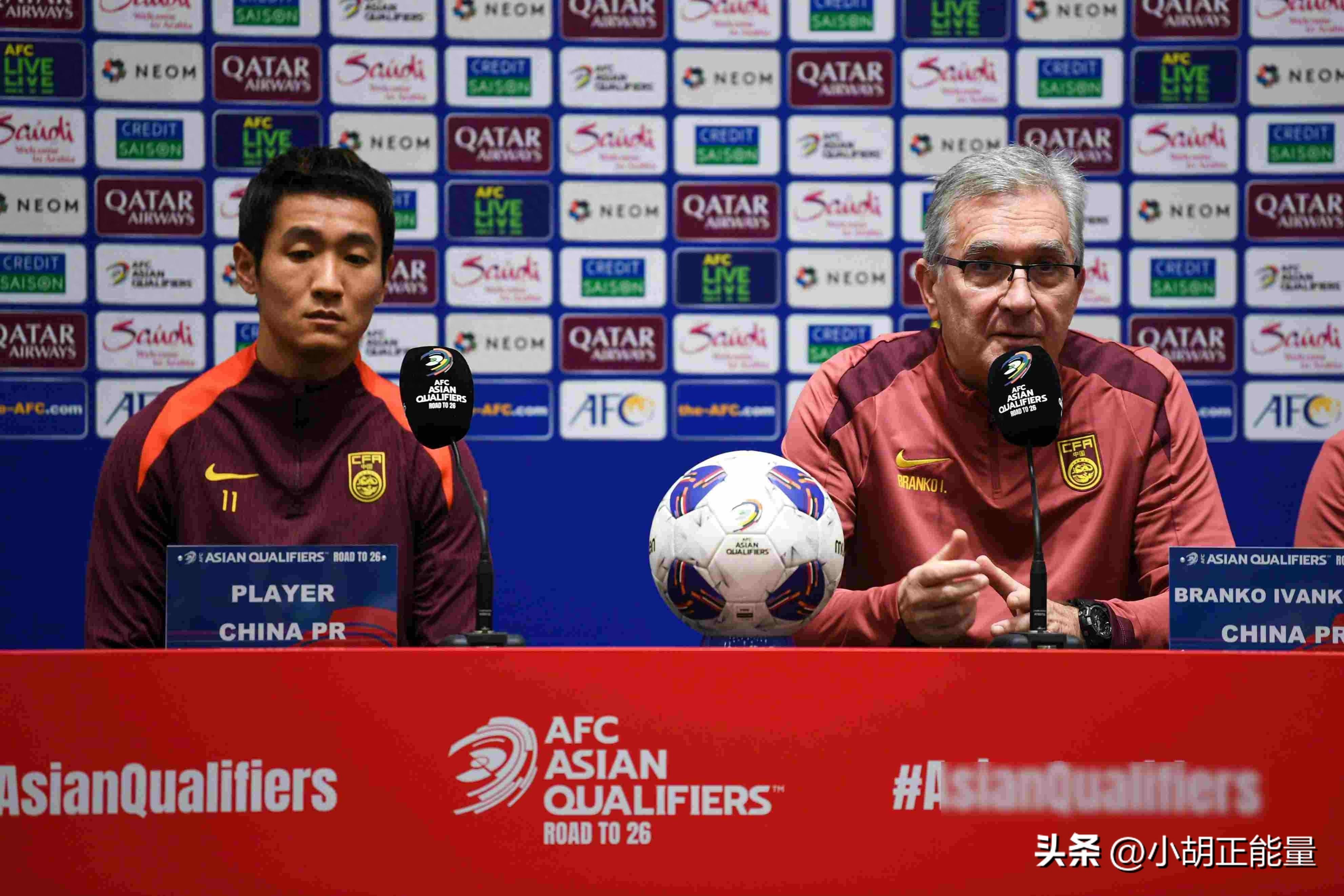 中超比赛中球员们用技术和实力赢得尊重