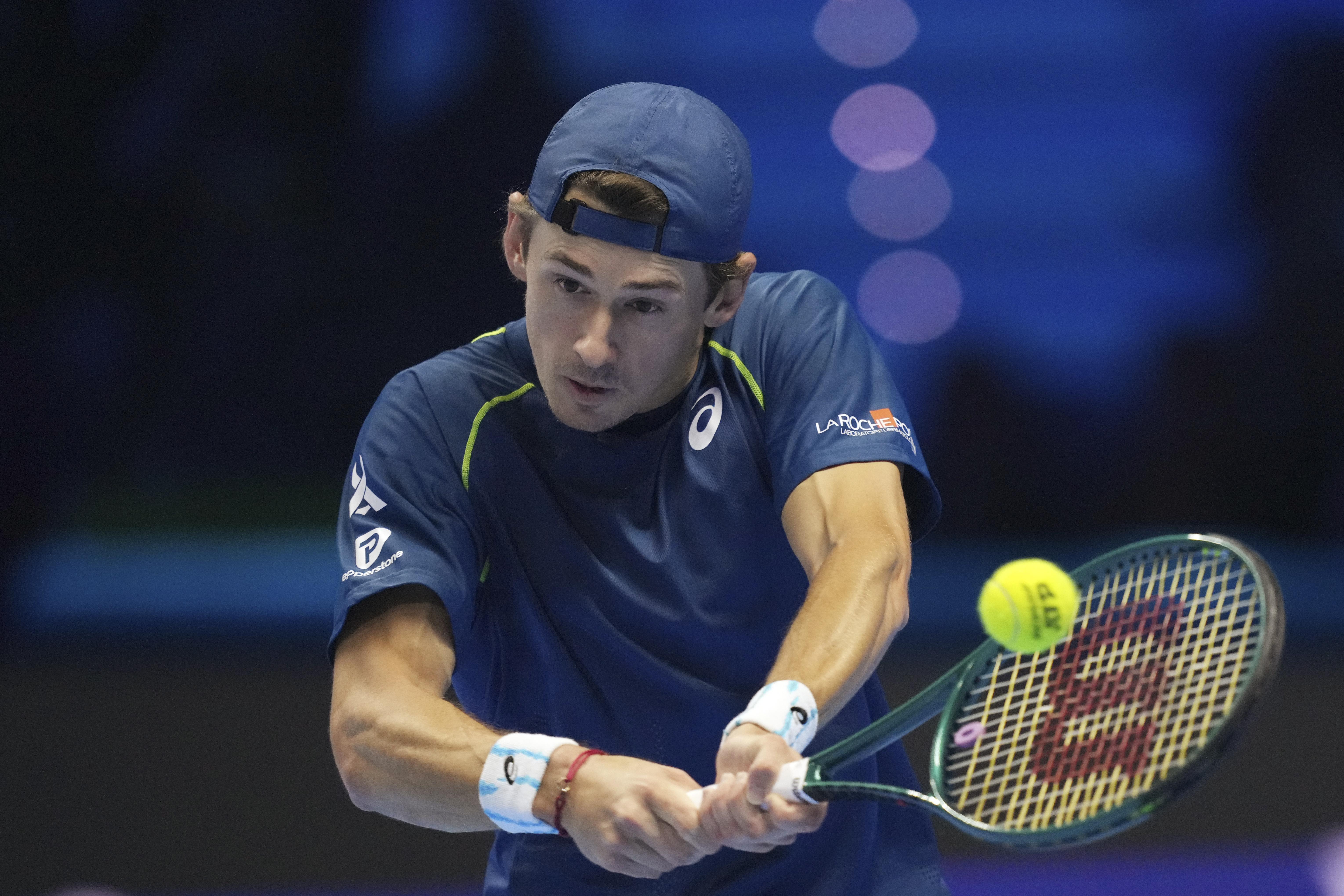 西班牙网球队碾压美国网球队，梅德韦杰夫送出助攻的简单介绍